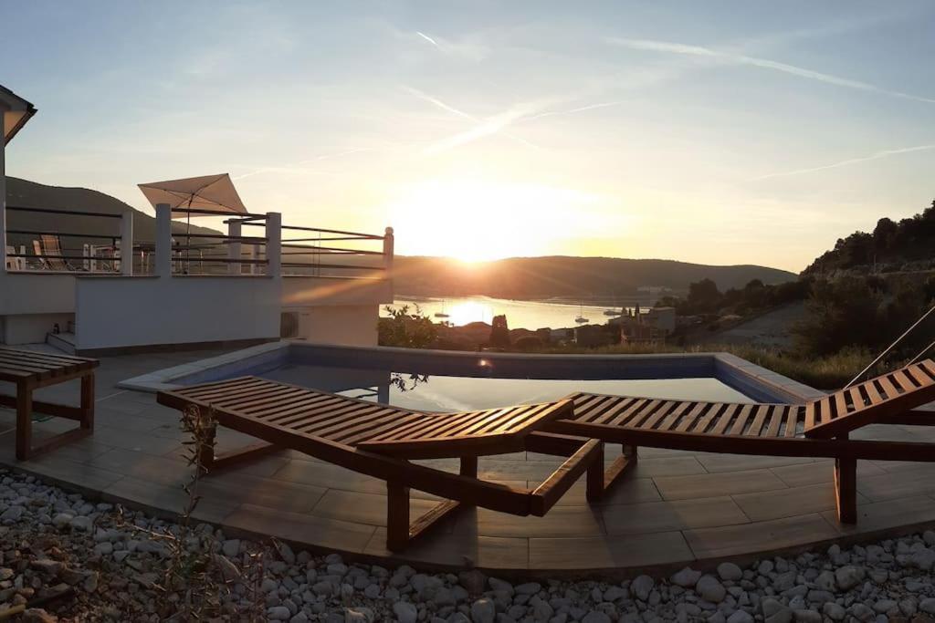Vis - Luxury Holiday Villa With Swimming Pool Kültér fotó