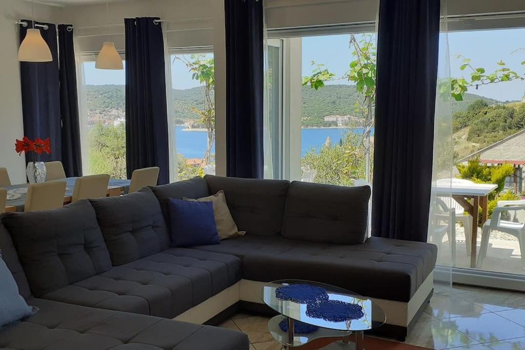 Vis - Luxury Holiday Villa With Swimming Pool Kültér fotó